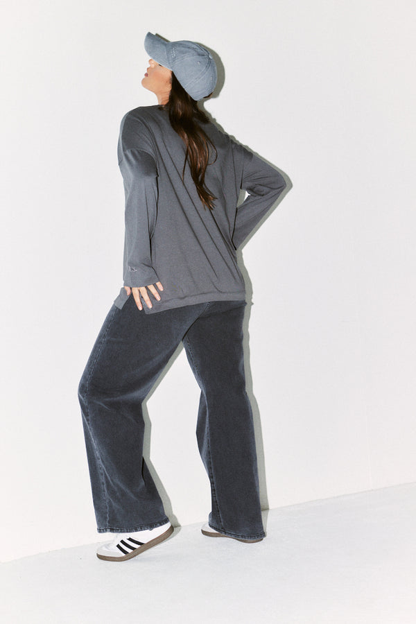 In The Style {# Title Already Starts With Vendor: Print Nothing Extra #}Fits Embroidered Crew Neck Long Sleeve T-Shirt Charcoal