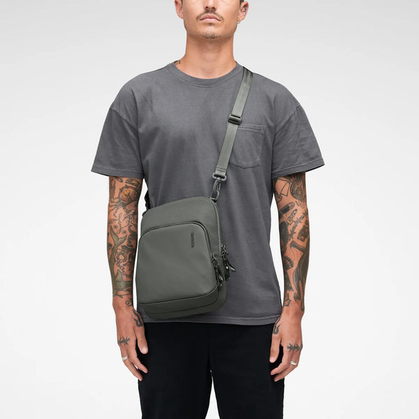 Incase A.R.C. Crossbody Bag With ReSpun 100% Recycled Polyester Black