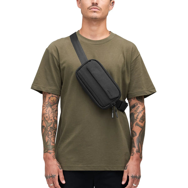 Incase Crosstown Sling With Woolenex Black