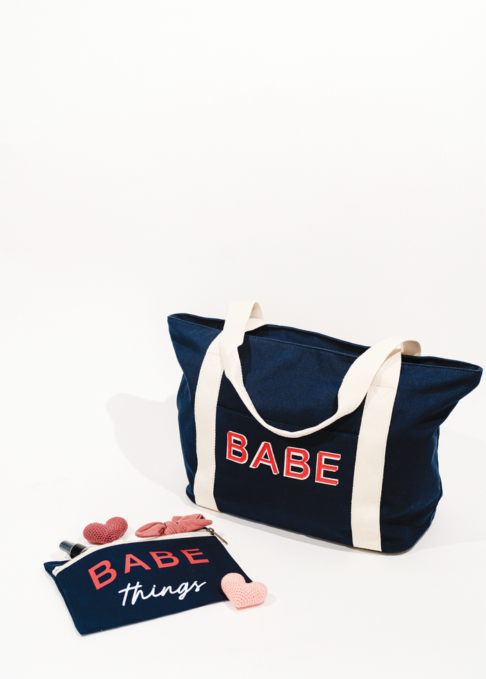 Ingrid & Isabel Babe Weekender Maternity Bag Navy