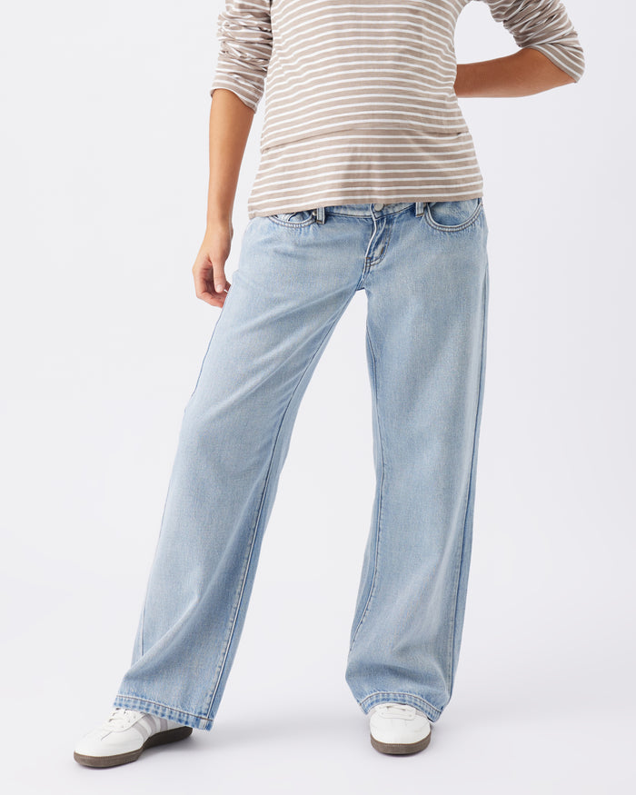 Ingrid & Isabel Ripe Maternity Billie Elastic Waist Jean Light Wash