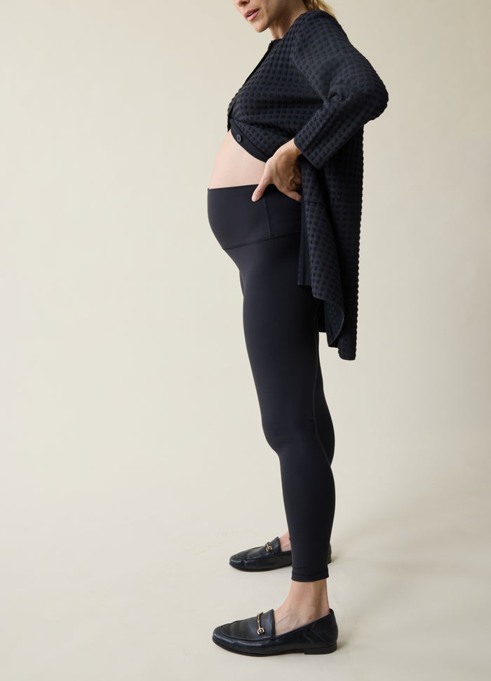 Ingrid & Isabel The All-Stage Forever Black Maternity + Postpartum Legging Black