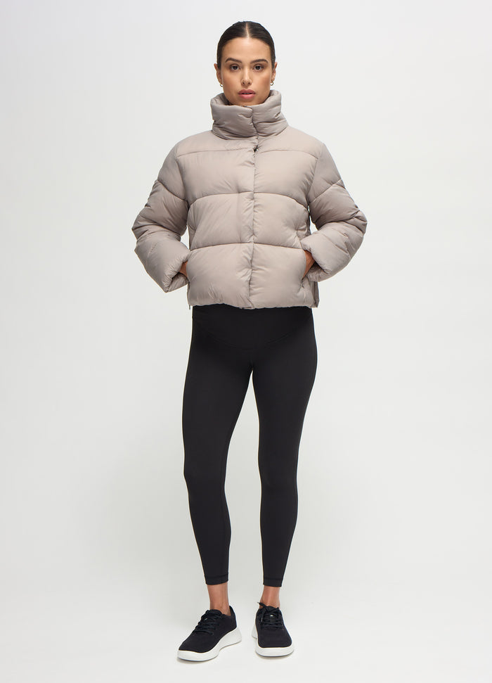 Ingrid & Isabel The Cloud Crop Size Zip Maternity Puffer Jacket Mushroom