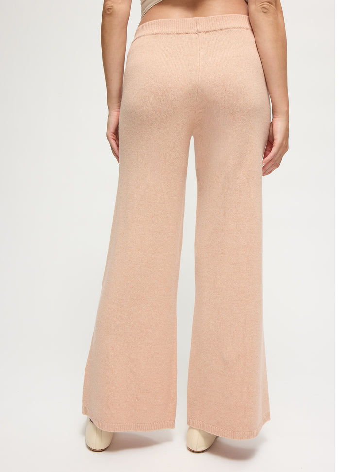 Ingrid & Isabel The Cozy Contour Maternity Sweater Pant Champagne