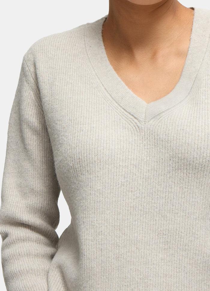 Ingrid & Isabel The Snuggle + Grow Maternity + Nursing Sweater Light Grey