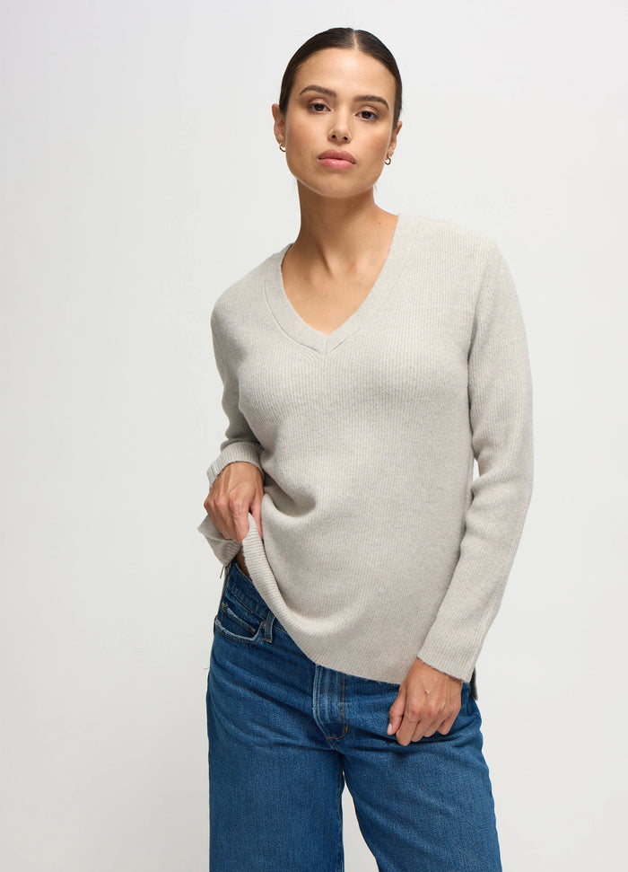 Ingrid & Isabel The Snuggle + Grow Maternity + Nursing Sweater Light Grey
