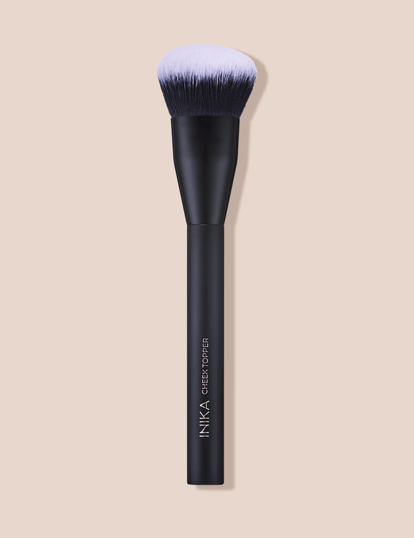 inika Cheek Topper Brush
