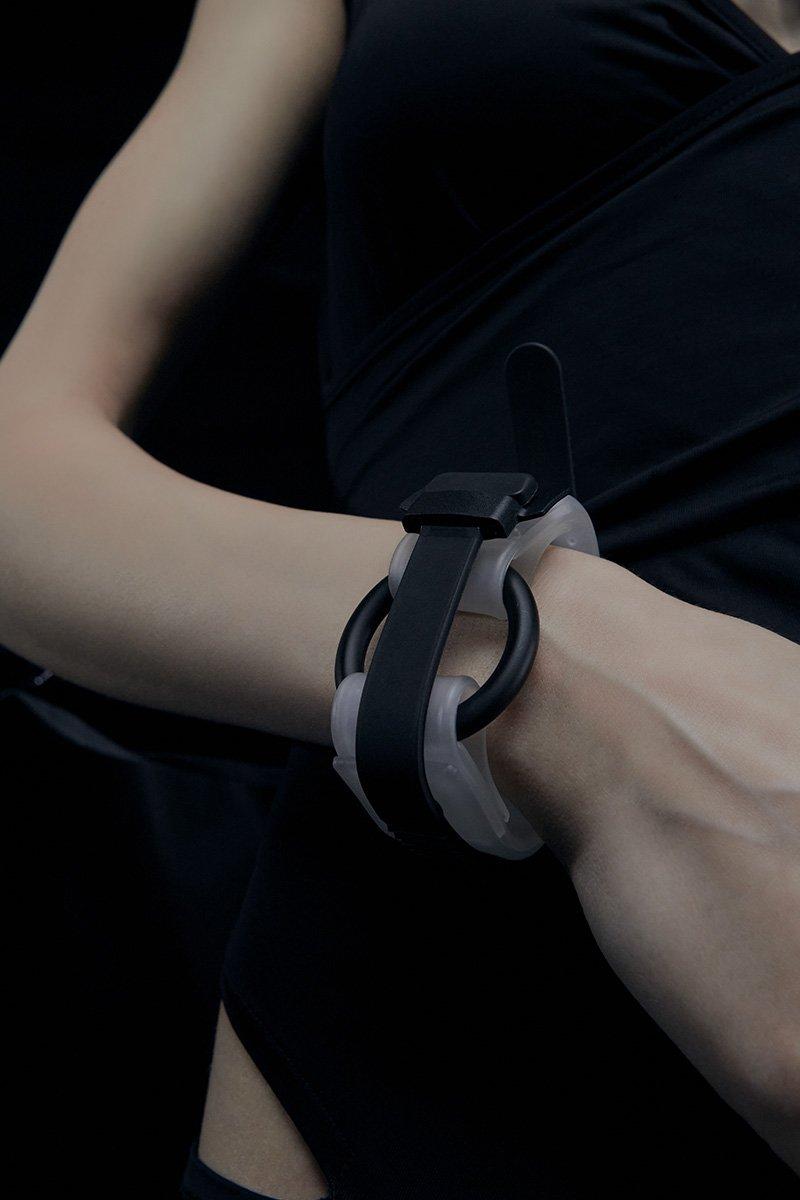 Innerraum Berlin OBJECT B01 1 RING BRACELET BLACK + TRANSPARENT + BLACK MATT