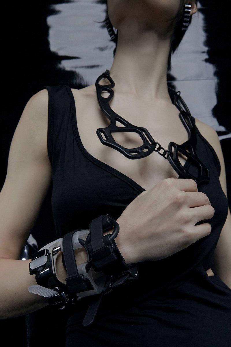 Innerraum Berlin OBJECT B01 1 RING BRACELET BLACK + TRANSPARENT + BLACK MATT