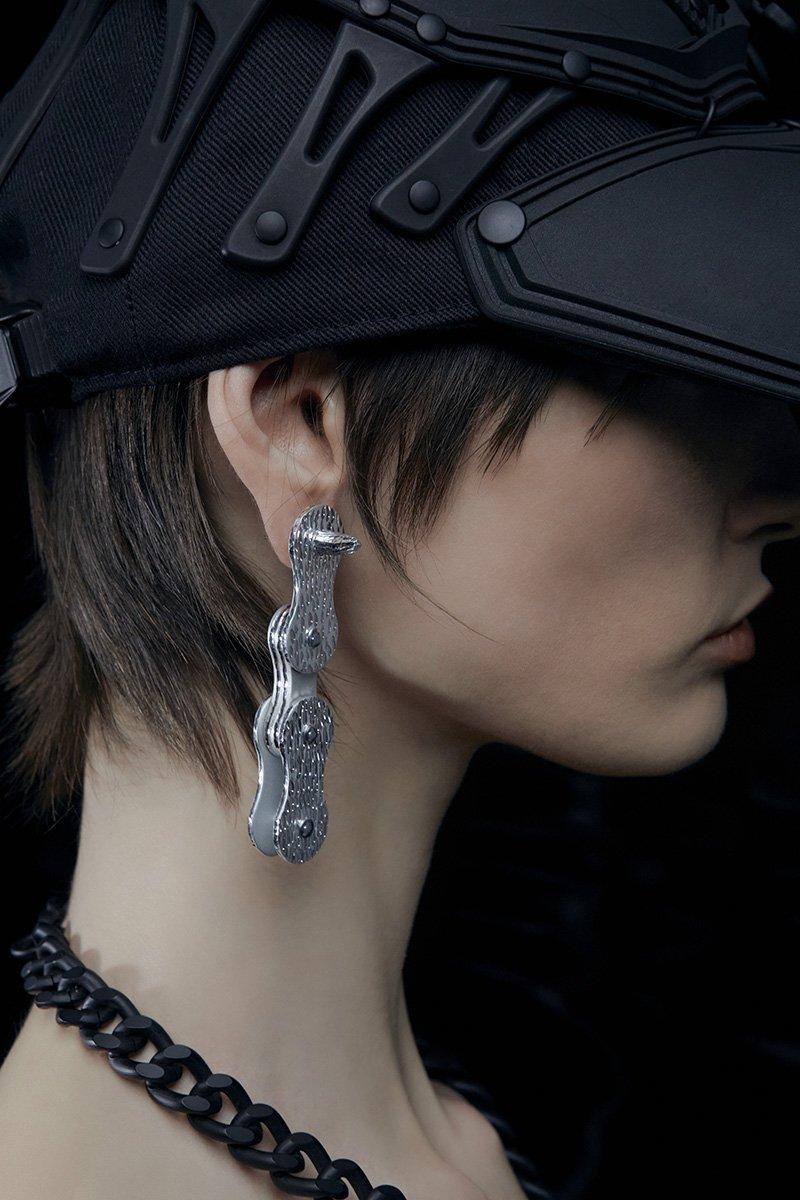 Innerraum Berlin OBJECT E10 BIKE CHAIN EARRING SILVER + SILVER