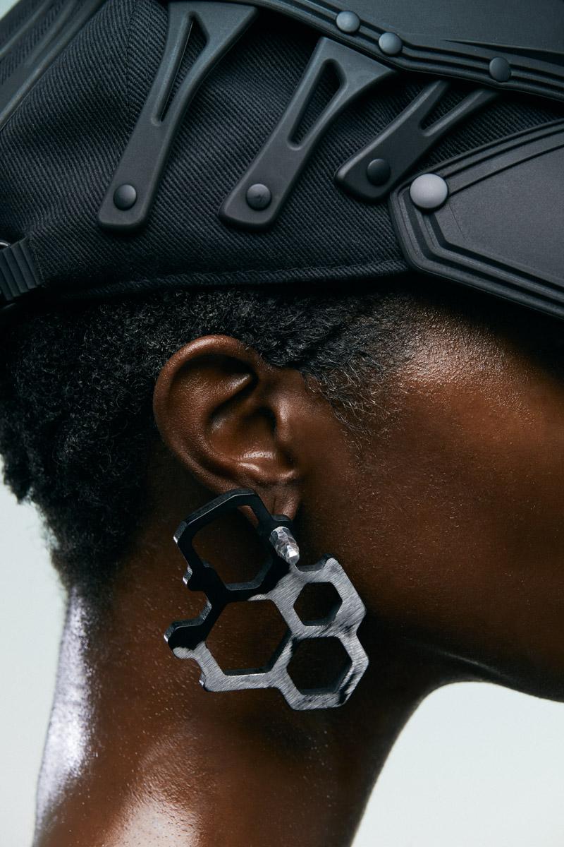 Innerraum Berlin OBJECT E11 INDUSTRIAL EARRINGS DISTRESSED BLACK + BLACK