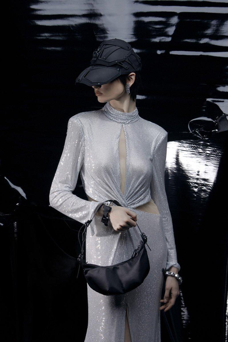 Innerraum Berlin OBJECT HM0 MICRO HALF MOON BAG BLACK - PUFFY BOMBER NYLON + BLACK MATT