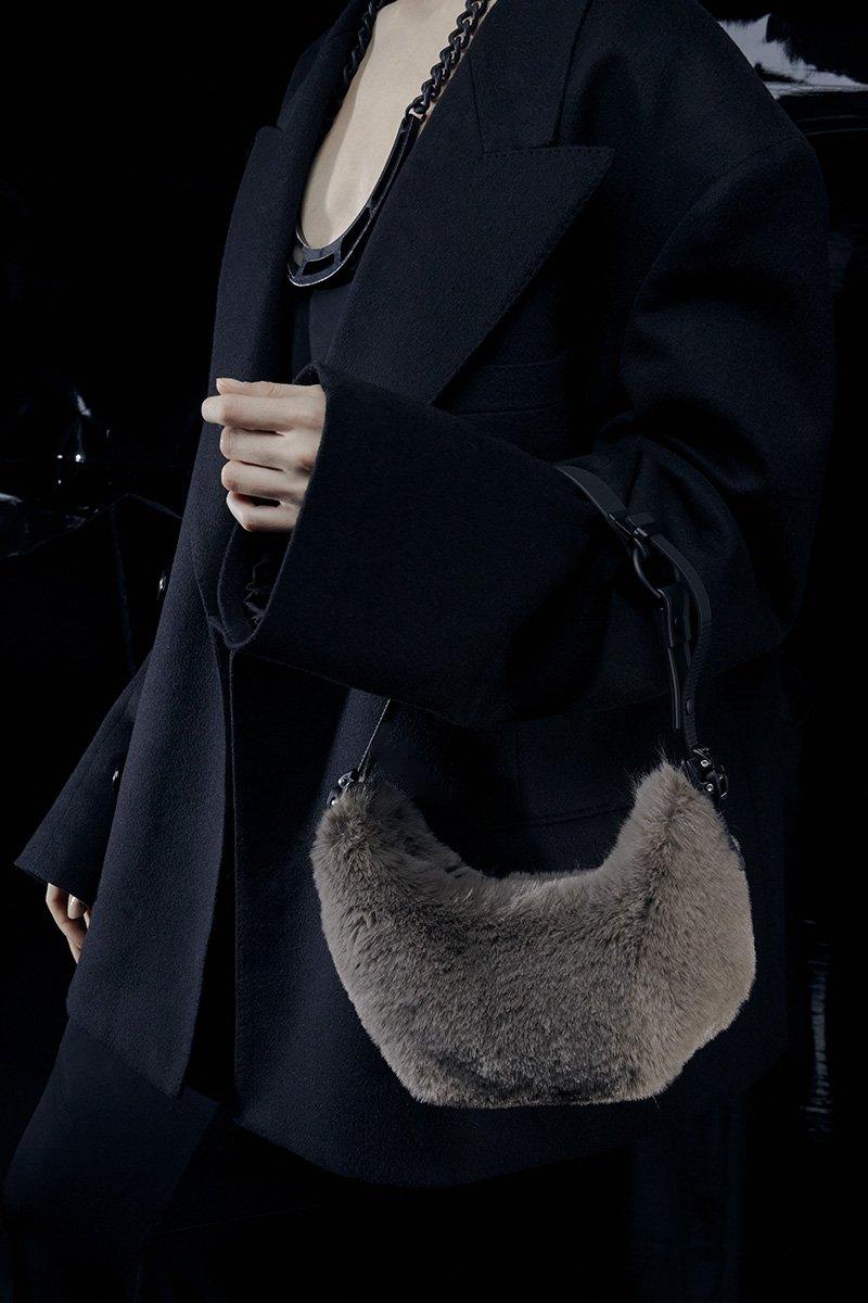 Innerraum Berlin OBJECT HM0 MICRO HALF MOON BAG WARM GRAY FAUX FUR + BLACK MATT