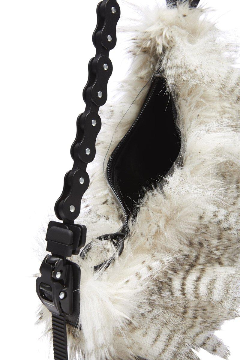 Innerraum Berlin OBJECT HM0 MICRO HALF MOON BAG WHITE FAUX FUR + BLACK MATT