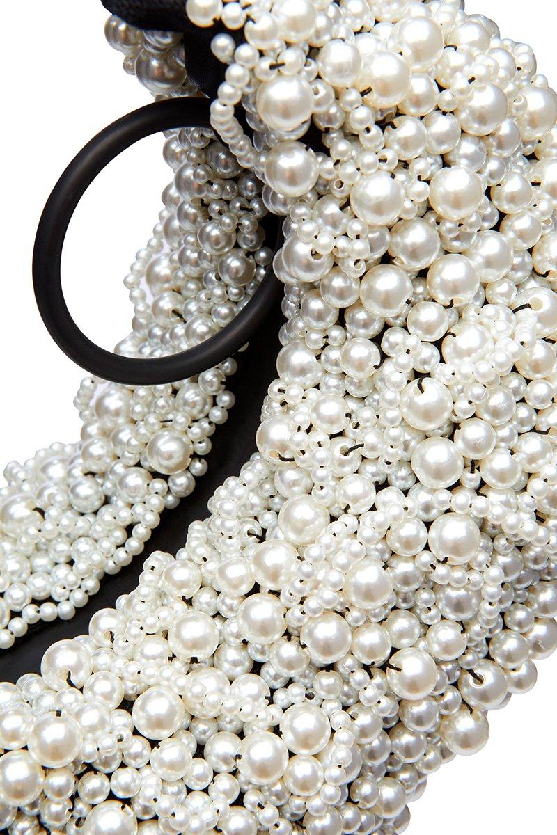Innerraum Berlin OBJECT HM0 SMALL PEARLS HANDBAG PEARL WHITE + BLACK MATT