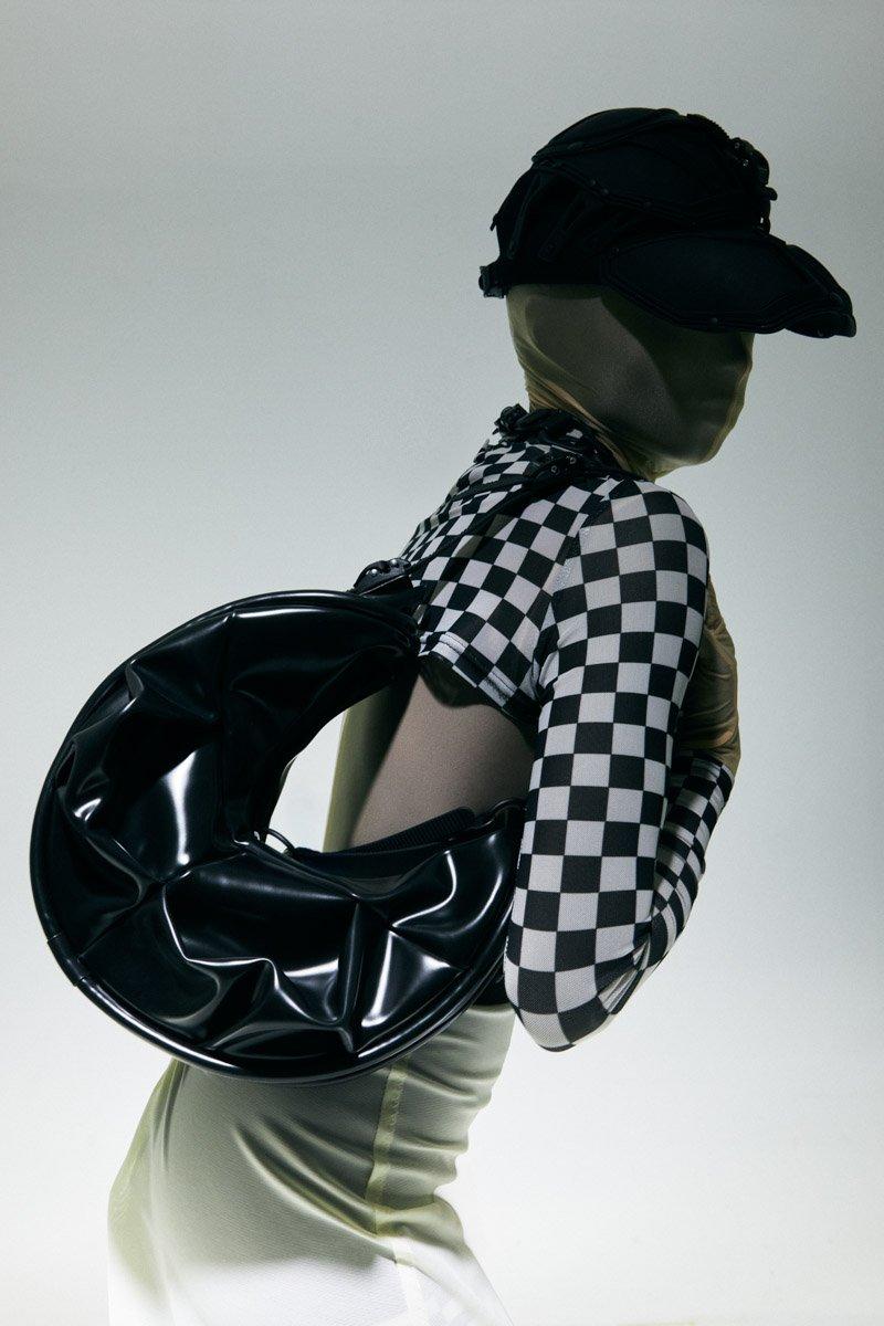 Innerraum Berlin OBJECT HM2 SMALL HALF MOON BAG BLACK MATT + BLACK MATT
