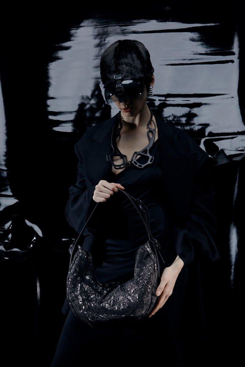 Innerraum Berlin OBJECT HM2 SMALL HALF MOON BAG META BLACK + BLACK MATT