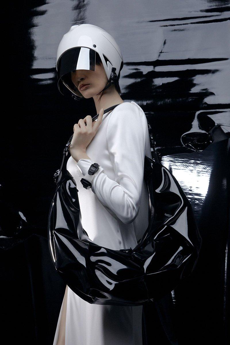 Innerraum Berlin OBJECT HM3 HALF MOON BAG BLACK SHINY 3D VINYL + BLACK MATT