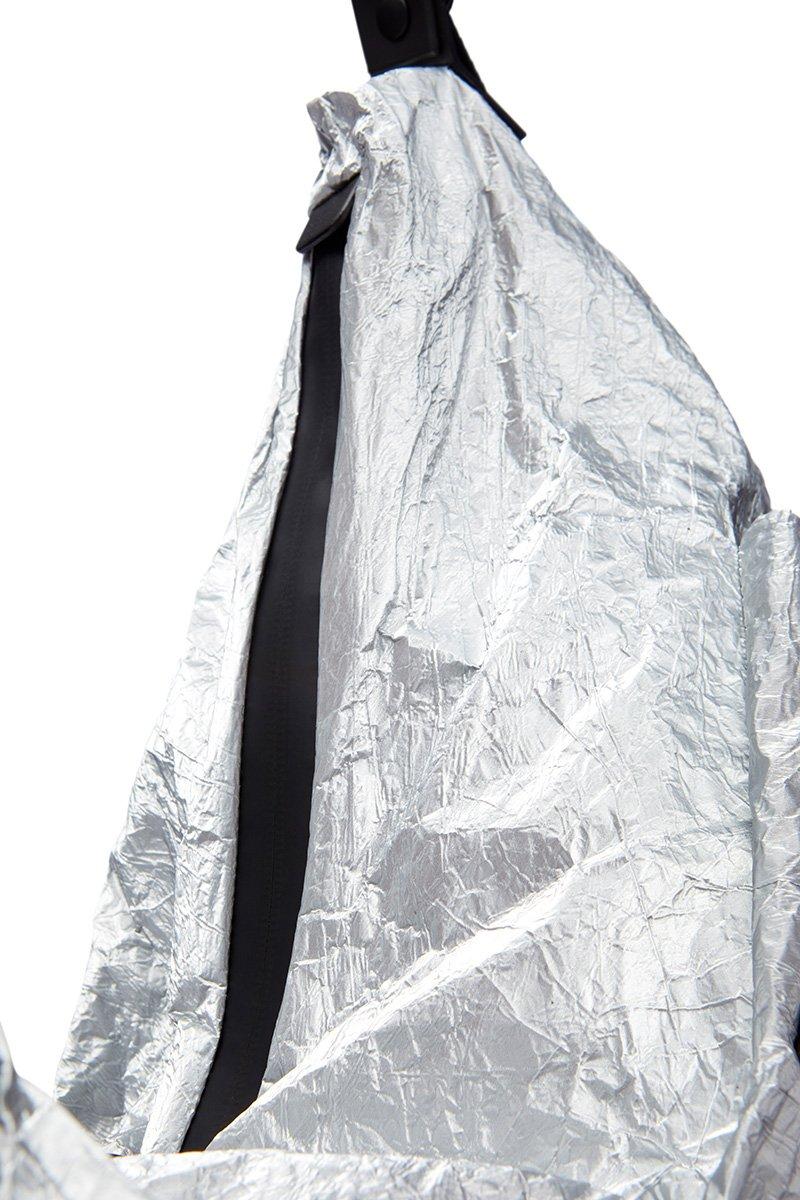 Innerraum Berlin OBJECT HM4 XXL HALF MOON BAG ALUMINIUM + BLACK MATT