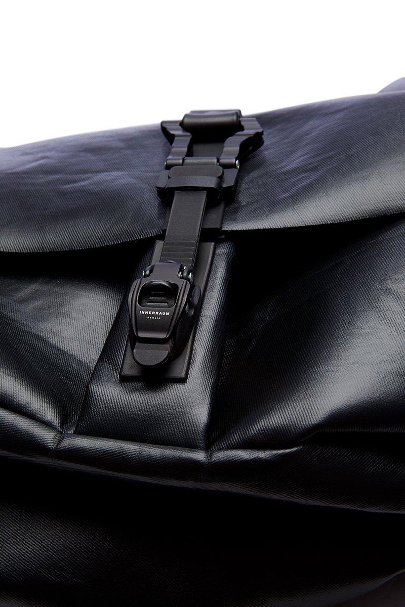 Innerraum Berlin OBJECT HM4 XXL HALF MOON BAG BLACK + BLACK MATT