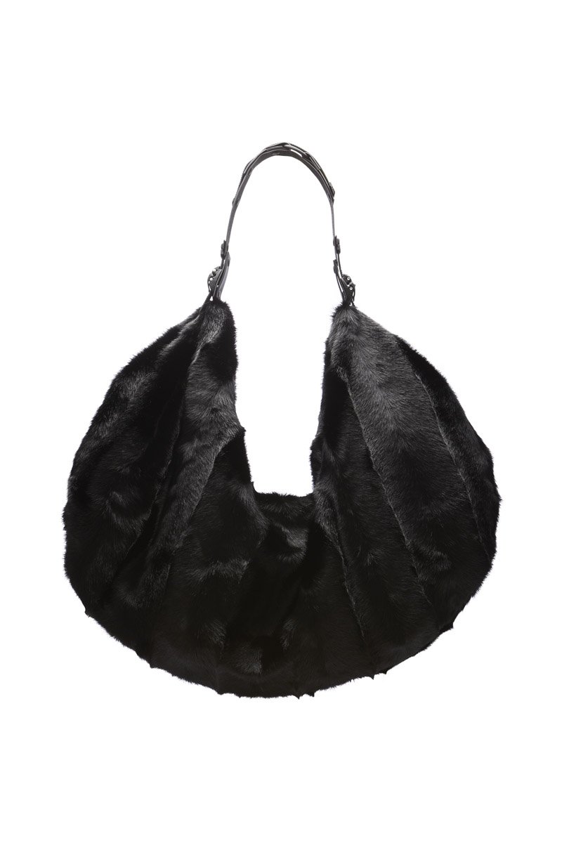Innerraum Berlin OBJECT HM4 XXL HALF MOON BAG BLACK FAUX FUR + BLACK MATT