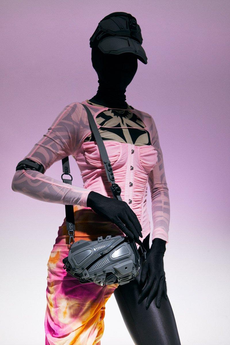 Innerraum Berlin OBJECT I02 CLUTCH / CROSSBODY BAG CONCRETE + BLACK MATT