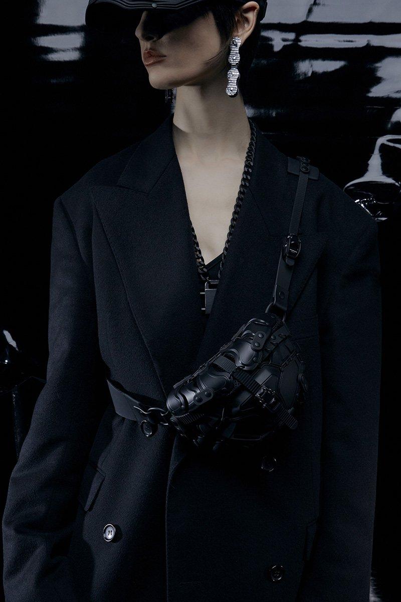 Innerraum Berlin OBJECT I11 CROSSBODY BAG BLACK MATT + BLACK MATT