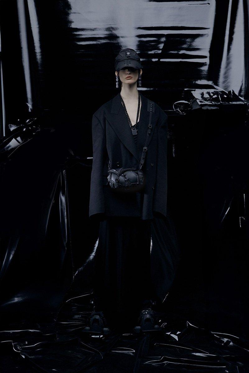 Innerraum Berlin OBJECT I12 CLUTCH / CROSSBODY BAG BLACK MATT + BLACK MATT