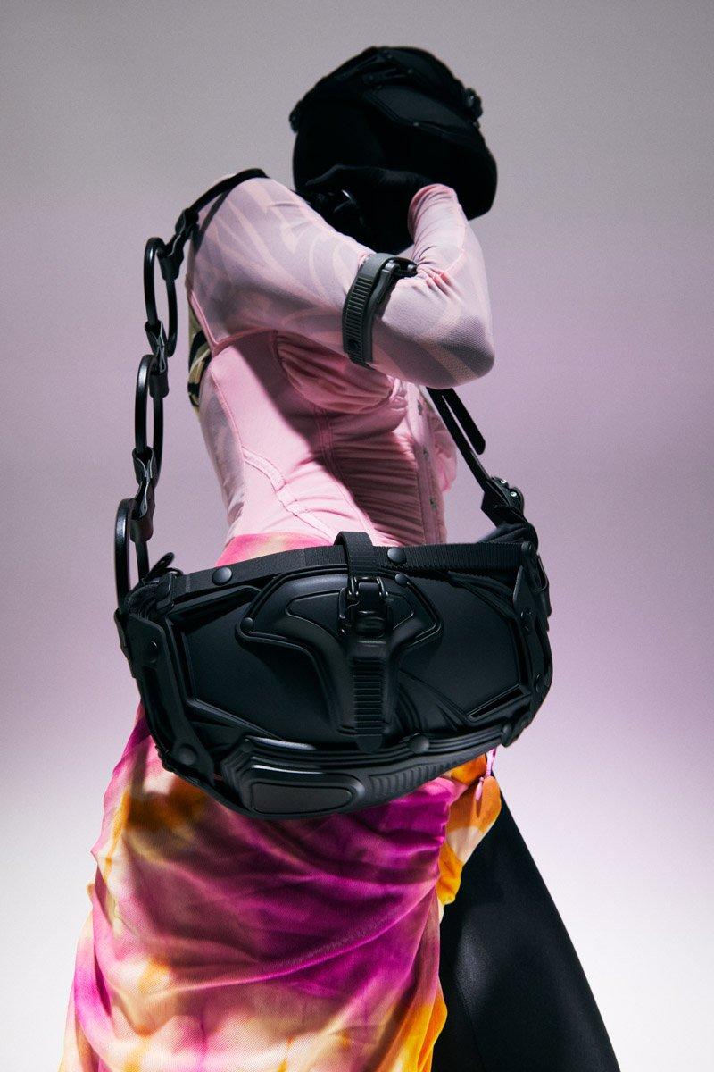 Innerraum Berlin OBJECT I30 FANNY PACK / CROSSBODY BAG BLACK MATT + BLACK MATT