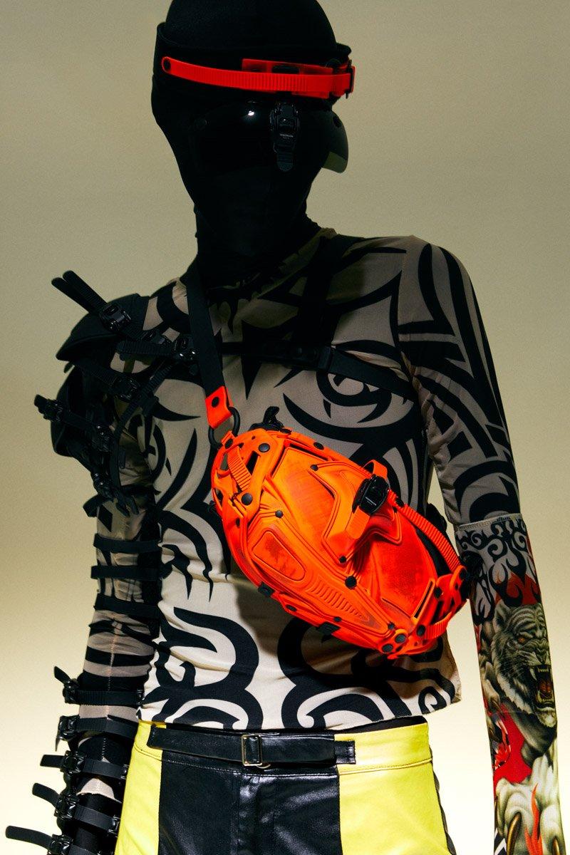 Innerraum Berlin OBJECT I30 FANNY PACK / CROSSBODY BAG DISTRESSED NEON ORANGE + BLACK MATT