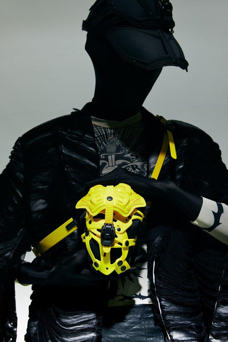 Innerraum Berlin OBJECT I31 FUNCASE YELLOW + BLACK MATT