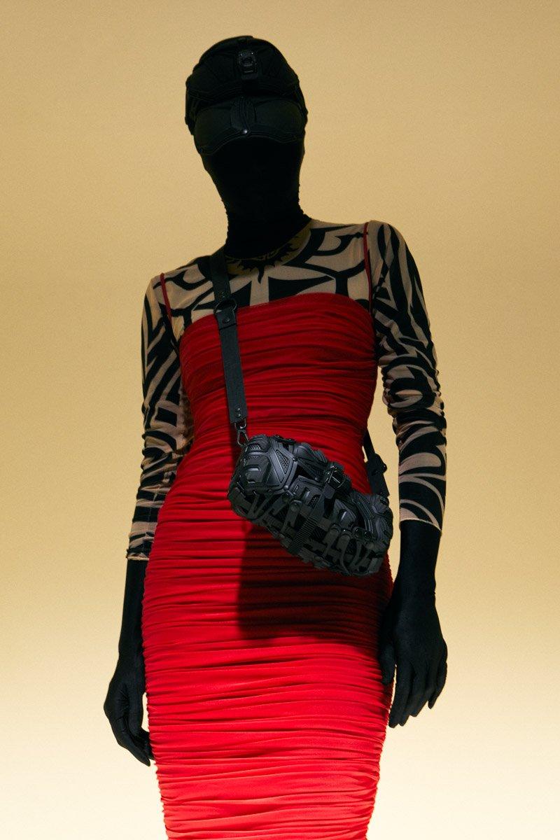 Innerraum Berlin OBJECT I67 CROSSBODY BAG BLACK MATT + BLACK MATT