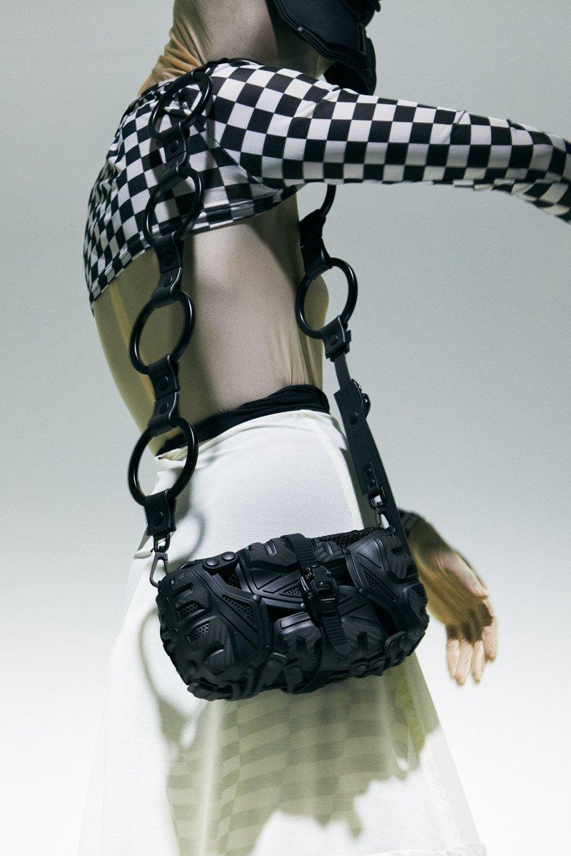 Innerraum Berlin OBJECT I67 CROSSBODY BAG BLACK MATT + BLACK MATT