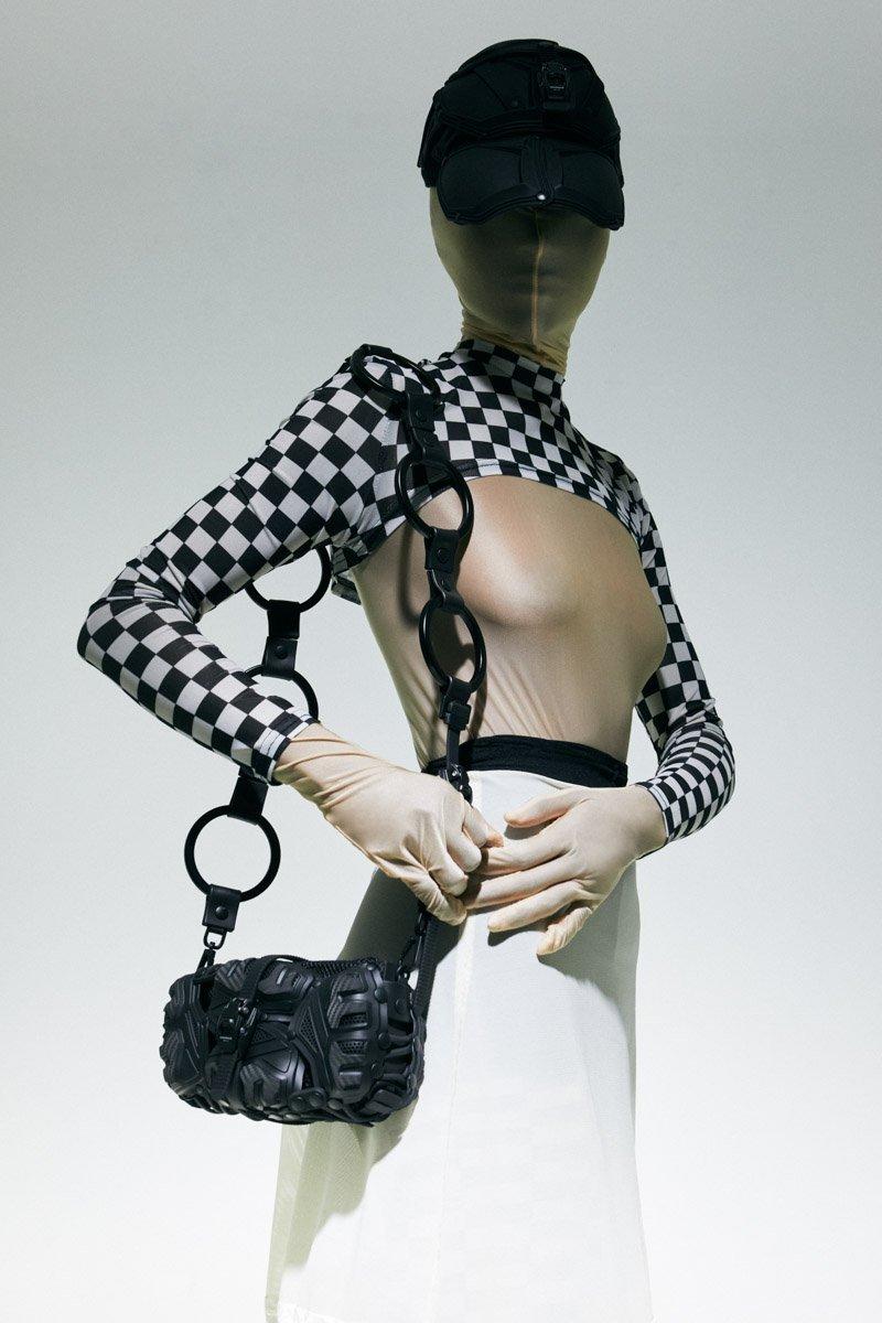 Innerraum Berlin OBJECT I67 CROSSBODY BAG BLACK MATT + BLACK MATT