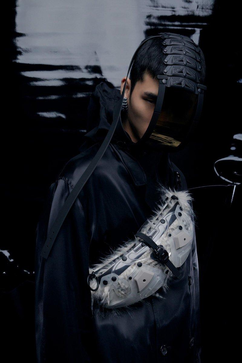 Innerraum Berlin OBJECT I70 CROSSBODY BAG / FANNY PACK TRANSPARENT - FAUX FUR + BLACK MATT