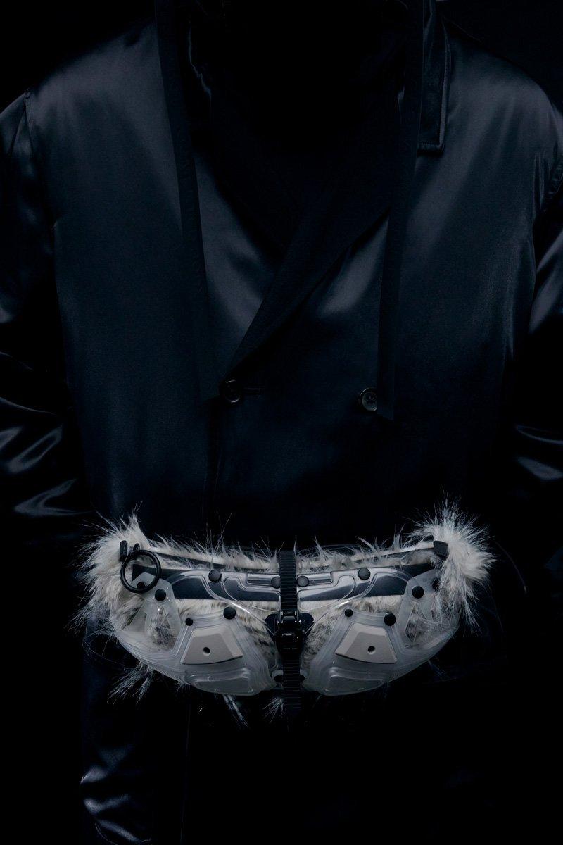 Innerraum Berlin OBJECT I70 CROSSBODY BAG / FANNY PACK TRANSPARENT - FAUX FUR + BLACK MATT