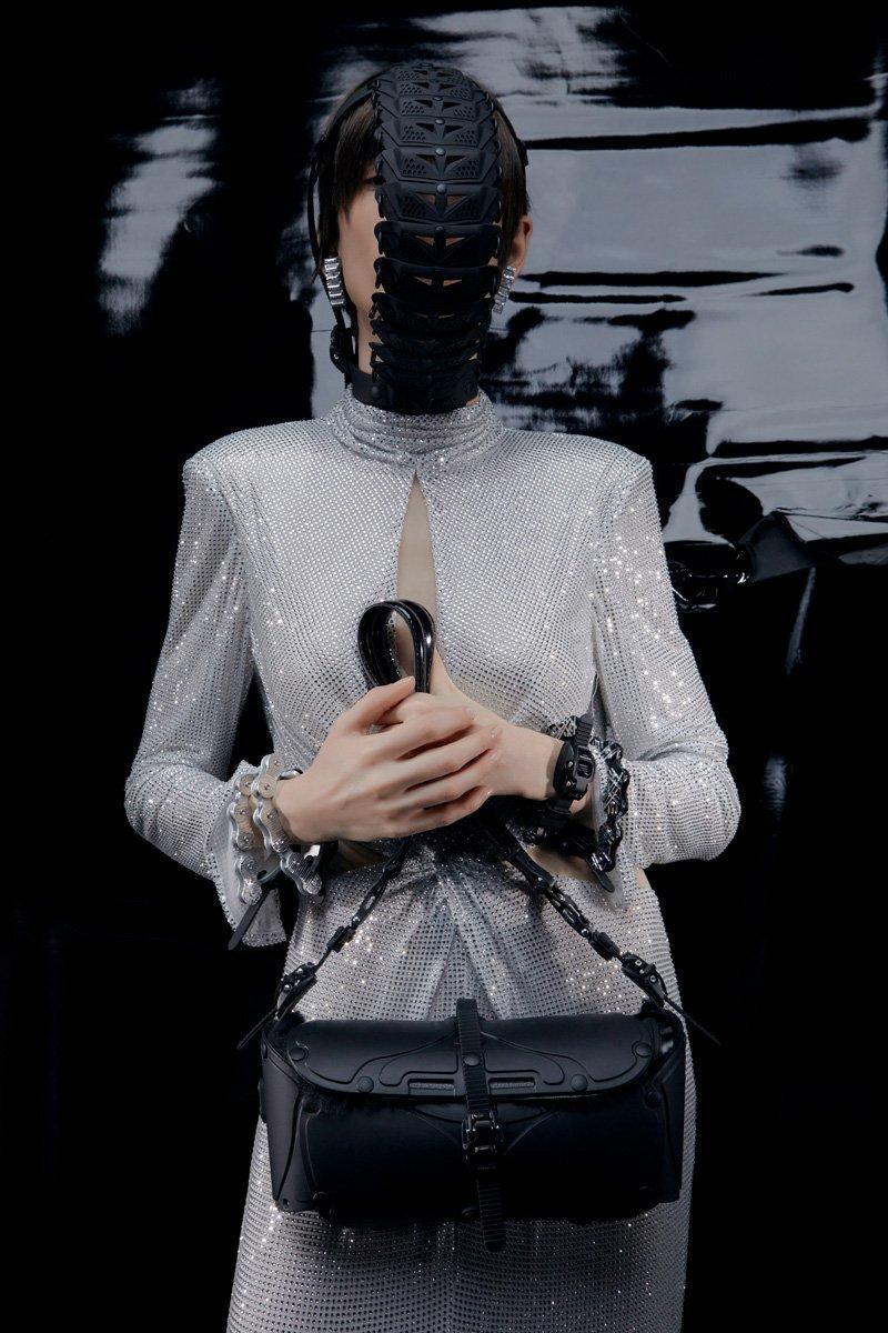 Innerraum Berlin OBJECT I81 STEREO BAG BLACK MATT - FAUX FUR + BLACK MATT