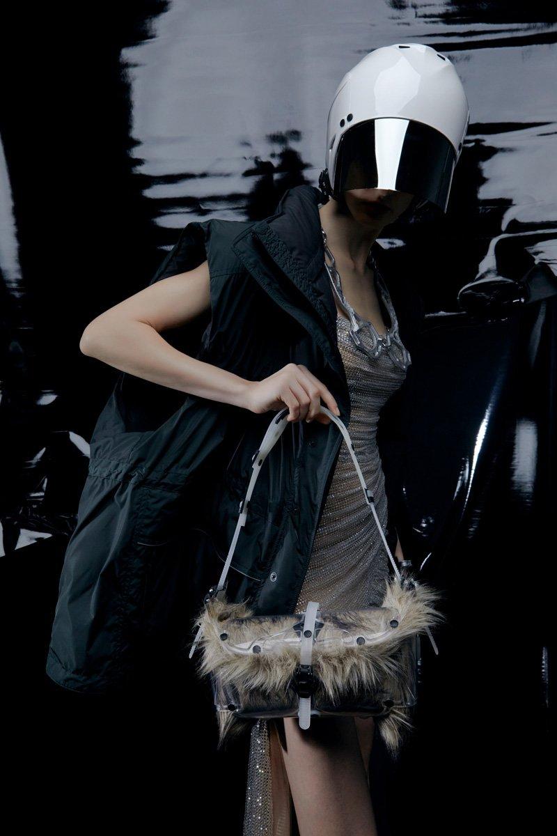 Innerraum Berlin OBJECT I81 STEREO BAG TRANSPARENT - FAUX FUR + BLACK MATT