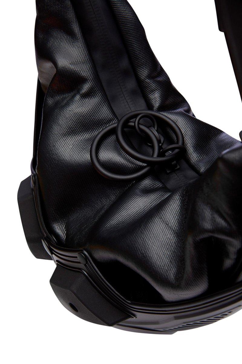 Innerraum Berlin OBJECT M00 GONDOLETTA HANDBAG BLACK MATT + BLACK MATT