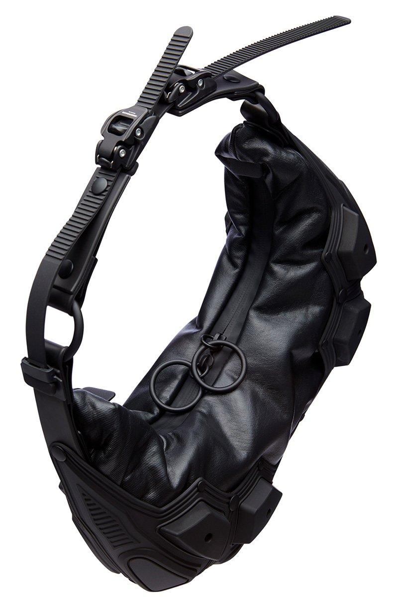 Innerraum Berlin OBJECT M02 SMALL HALF MOON BAG BLACK MATT + BLACK MATT