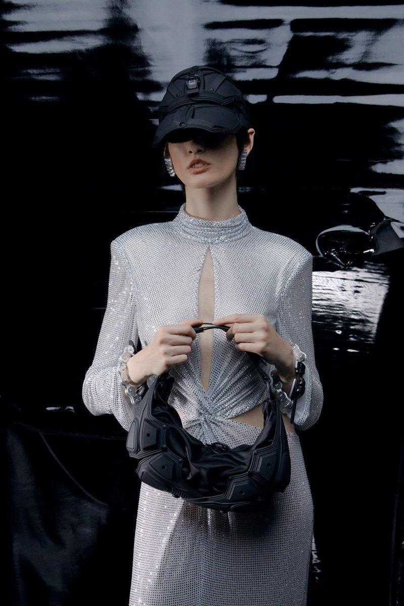 Innerraum Berlin OBJECT M02 SMALL HALF MOON BAG BLACK MATT - BOMBER NYLON + BLACK MATT