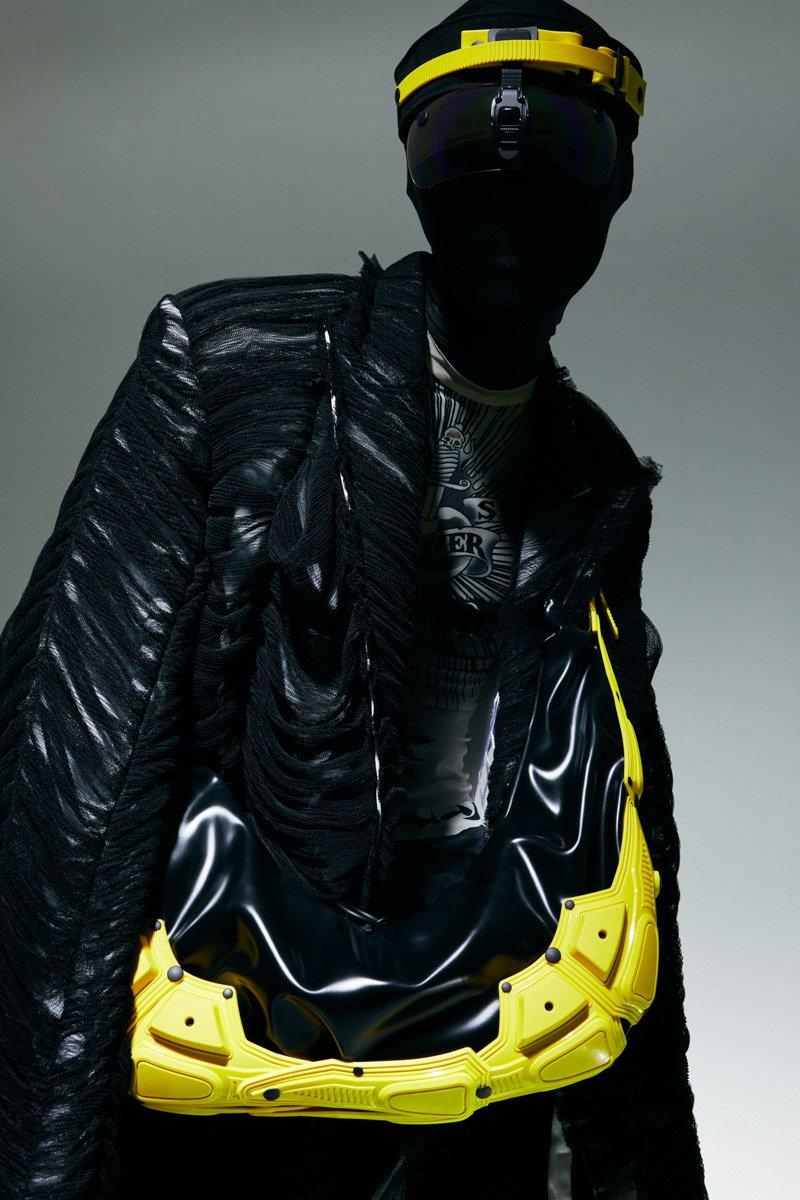 Innerraum Berlin OBJECT M03 HALF MOON BAG YELLOW + BLACK MATT