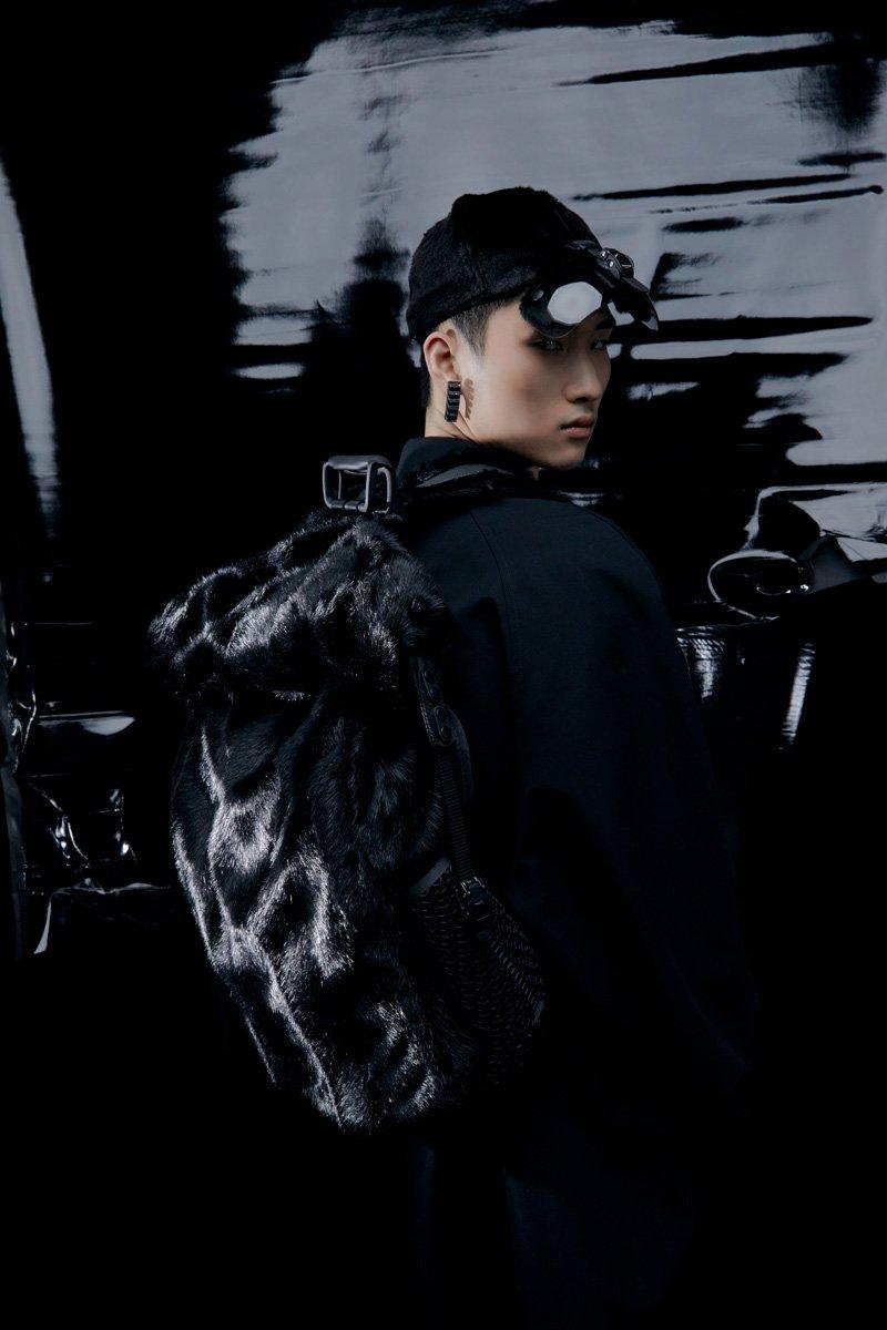 Innerraum Berlin OBJECT S09 BACKPACK BLACK FAUX FUR + BLACK