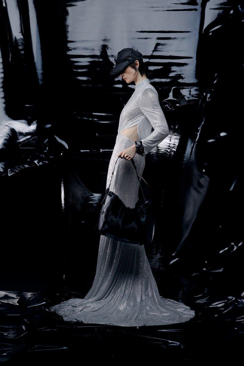 Innerraum Berlin OBJECT S10 HOBO BAG BLACK FAUX FUR + BLACK MATT