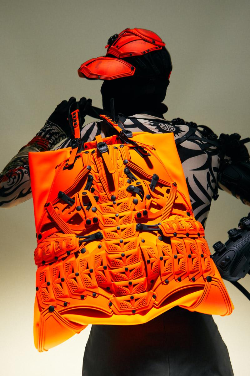 Innerraum Berlin OBJECT S12 SHOPPER NEON ORANGE + BLACK MATT