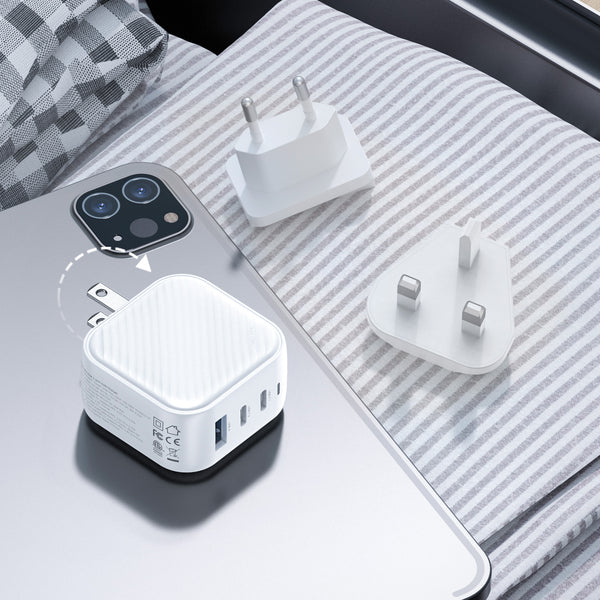 Innostyle MiniCube 65W 3-Port Charger IC65G