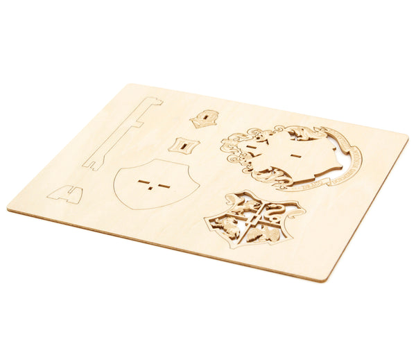 Insight Editions IncrediBuilds: Harry Potter: Hogwarts Crest Book And 3D Wood Model – Insight Editions