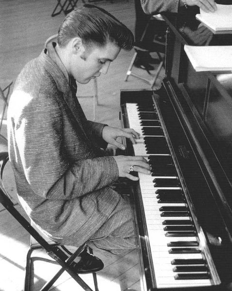 Insight Editions Elvis At 21 – Insight Editions