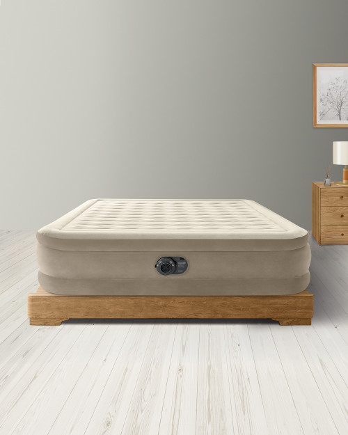 intex Dura-Beam® Deluxe Ultra Plush Air Mattress 18" Queen w/ Built-In Electric Pump