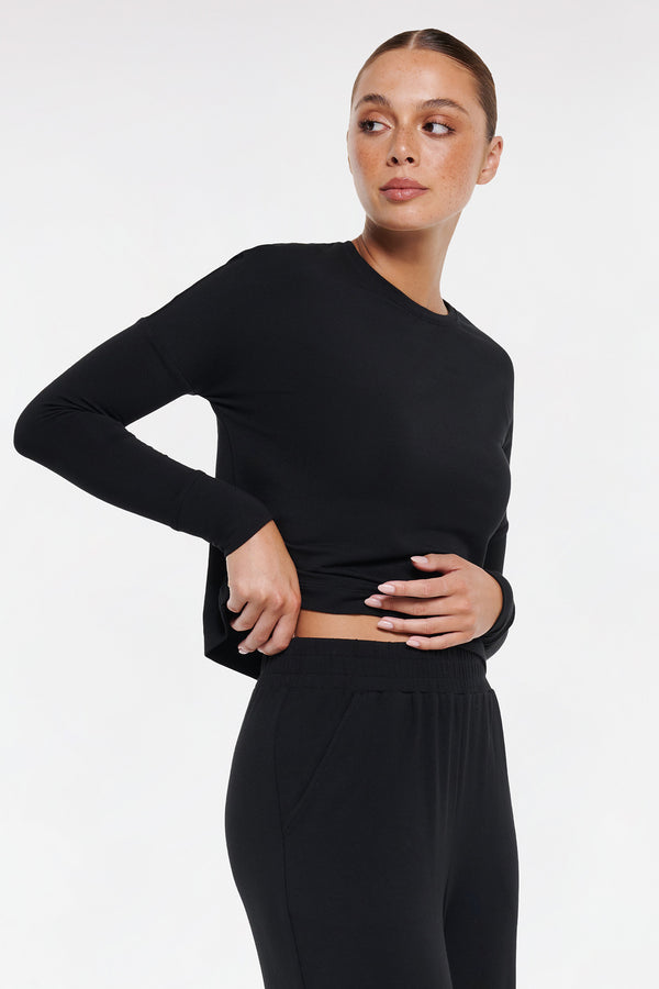 Intimo ATHLEISURE CROPPED SWEATER Black